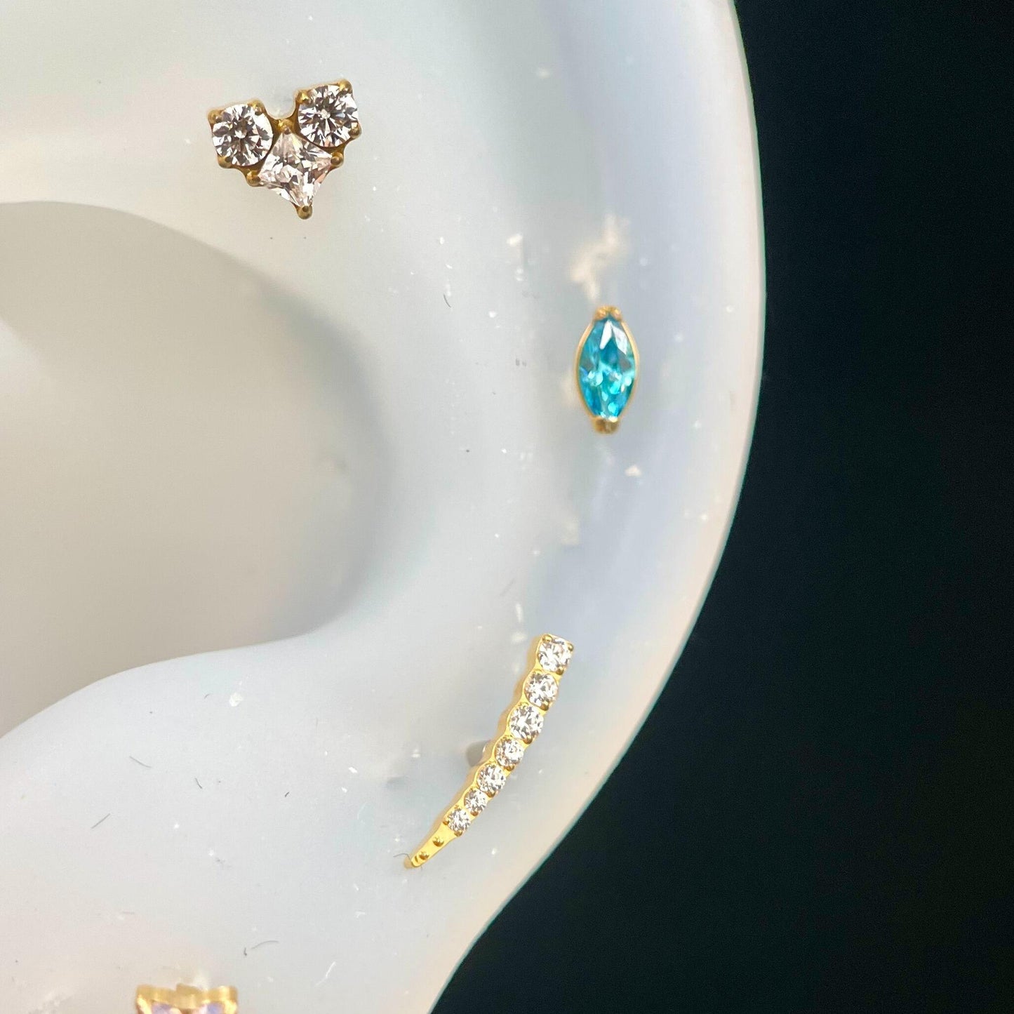 Opal Paw Print Zircon Piercing Earring – Kawaii Cartilage Stud, Cute Fashion Jewelry